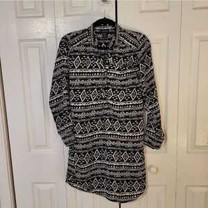 Feathers black and white Aztec design long-sleeved mini dress